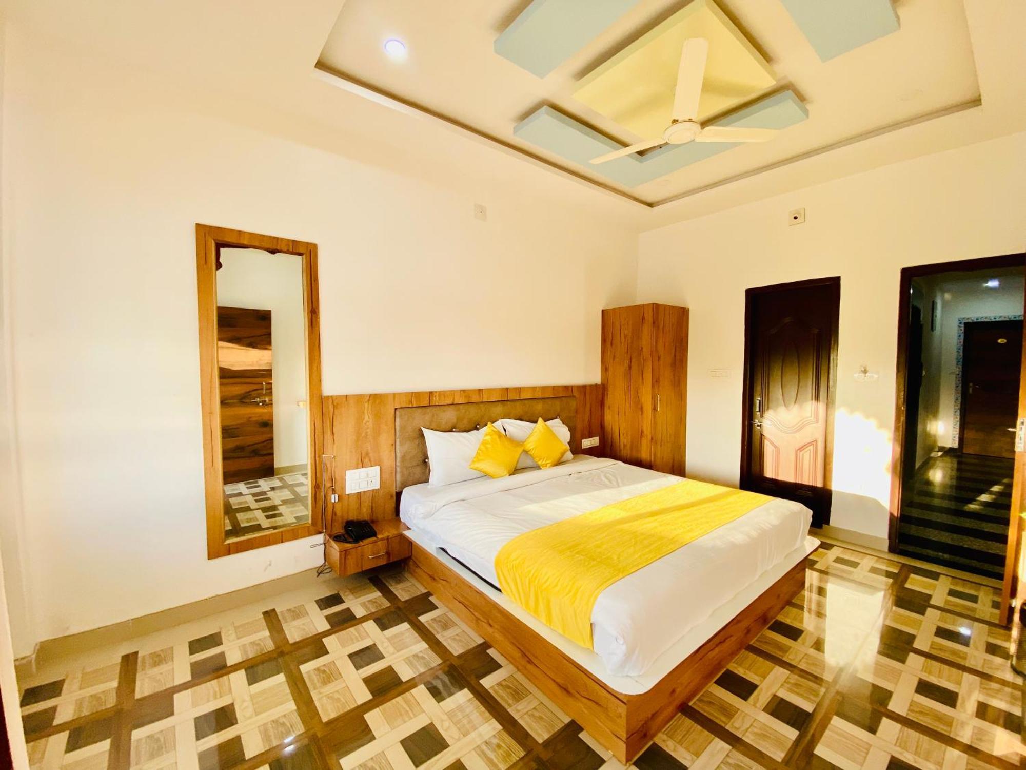 Hotel Vallabh A Lake Facing Balcony Udajpur Zewnętrze zdjęcie