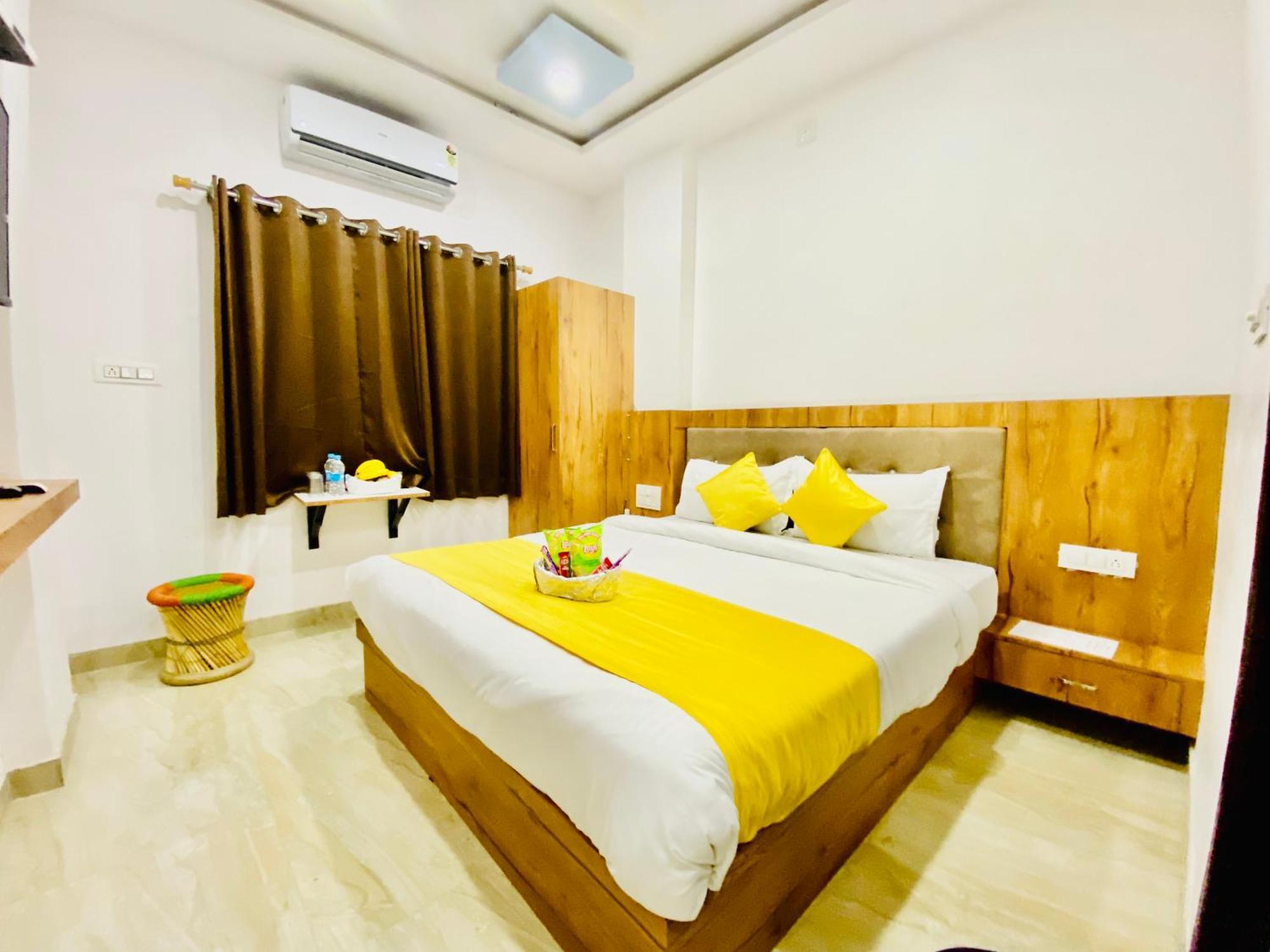 Hotel Vallabh A Lake Facing Balcony Udajpur Zewnętrze zdjęcie