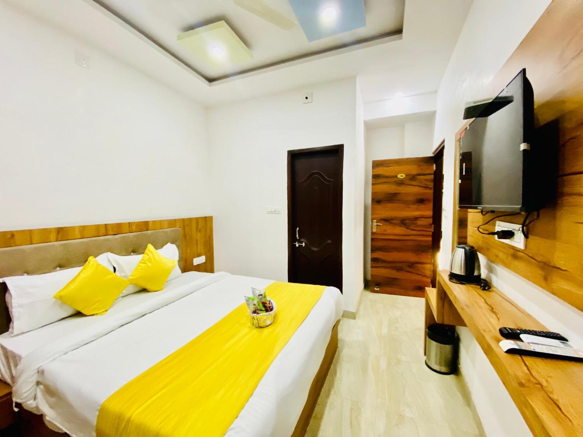 Hotel Vallabh A Lake Facing Balcony Udajpur Zewnętrze zdjęcie