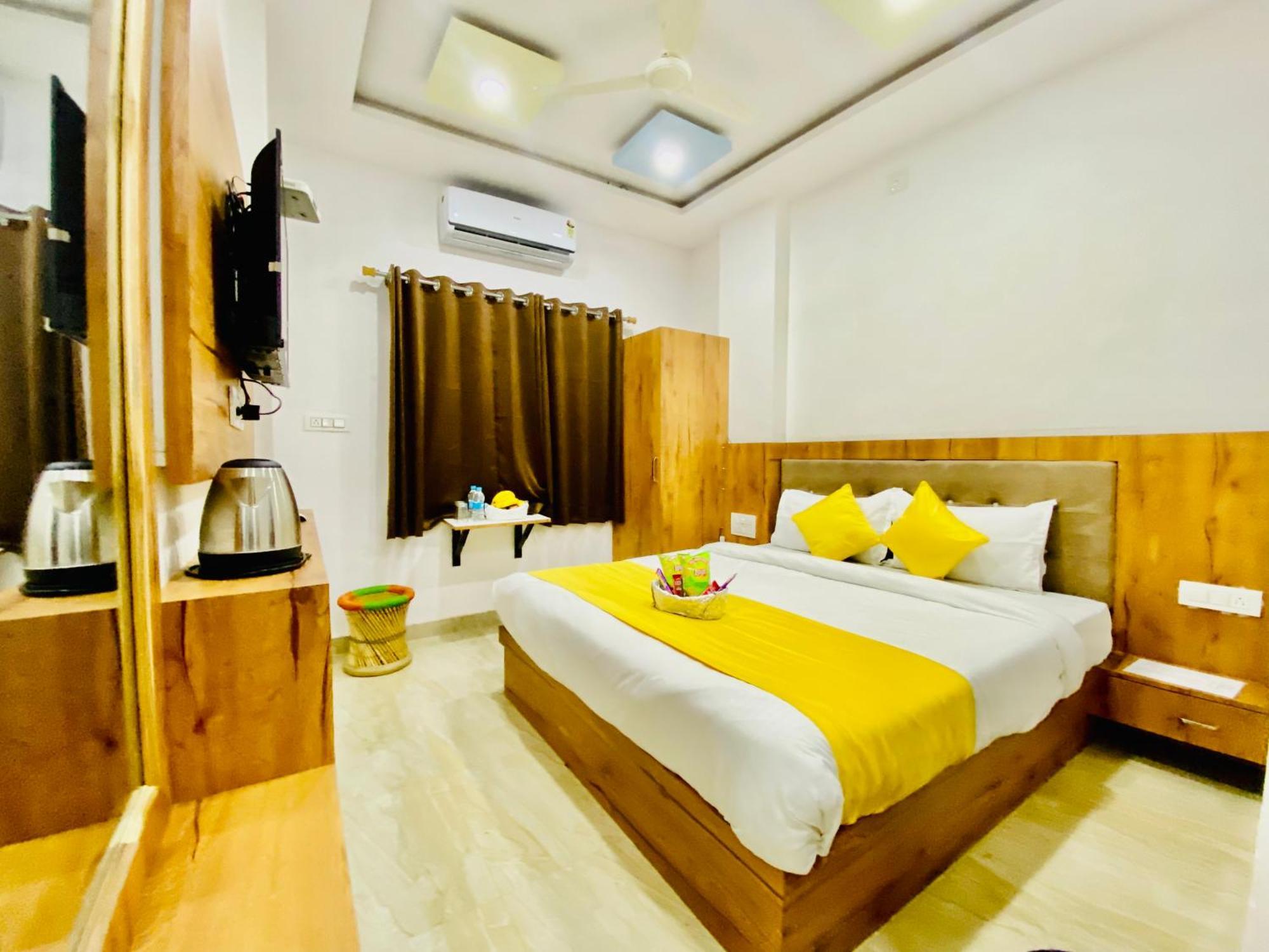 Hotel Vallabh A Lake Facing Balcony Udajpur Zewnętrze zdjęcie